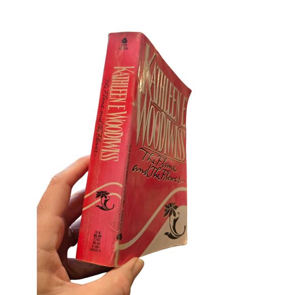 Kathleen Woodiwiss THE FLAME AND THE FLOWER Iconic Romance Ripper 0380005255 - Picture 4 of 8